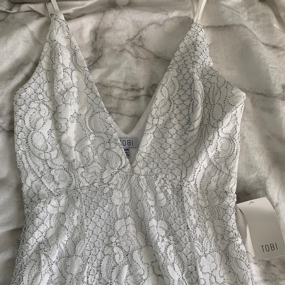 *NWT* Tobi Swoon Over You White Lace Maxi Dress Size M - Picture 6 of 8